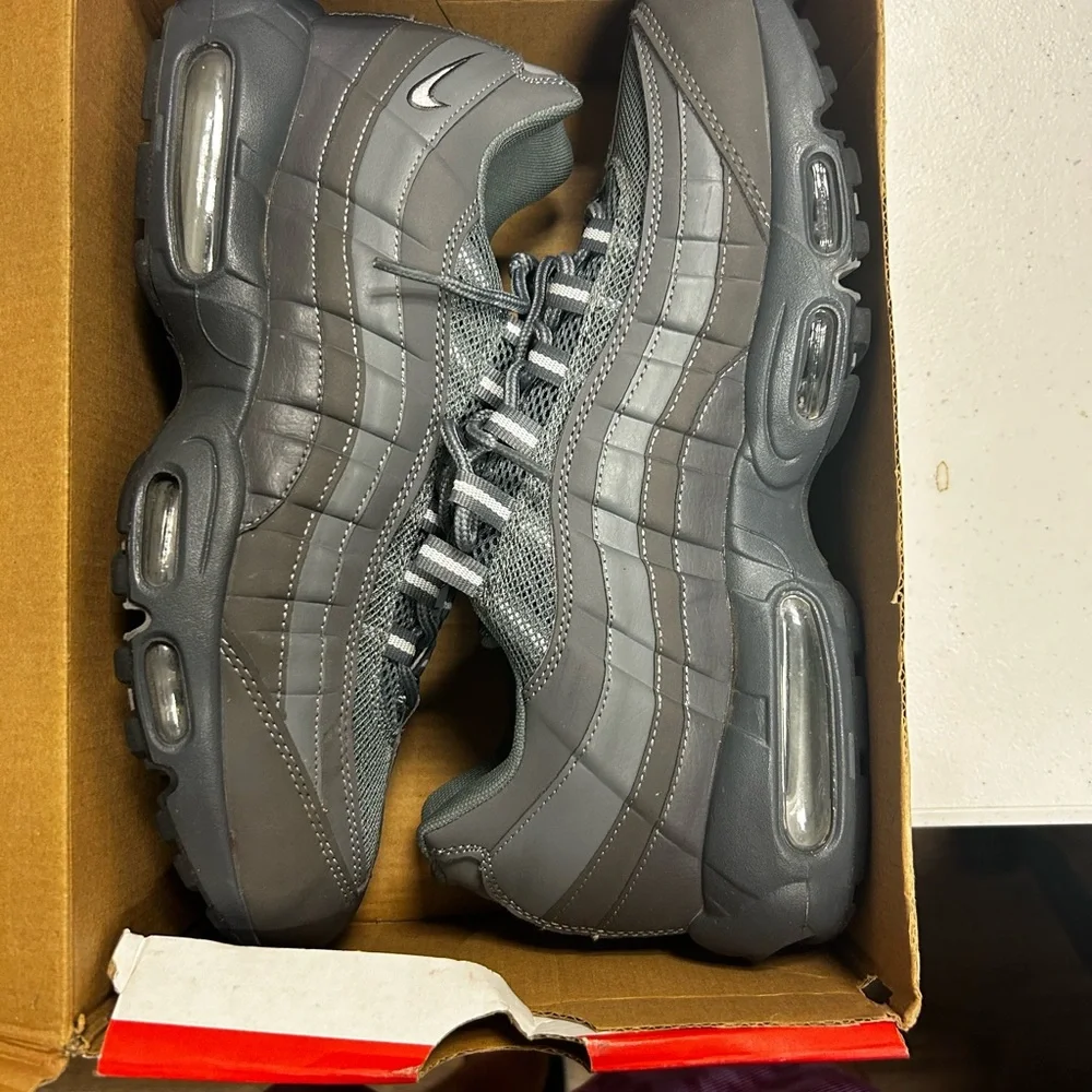 Nike Men’s Air Max 95 Sneaker — Dark Gray/Charcoal